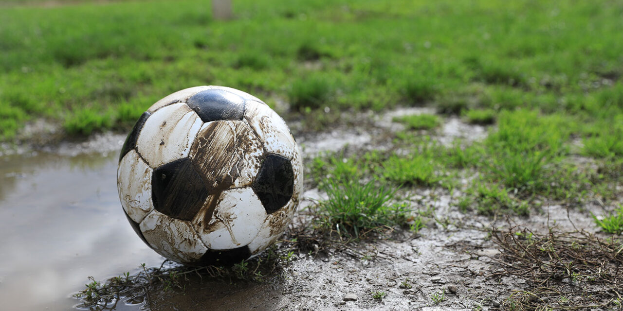 WYTHENSHAWE TOWN GAME OFF